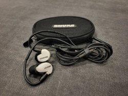 Shure SE215.jpg