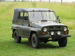 uaz-gelaendewagen-ceeef4d7-1c5d-47b2-bf26-c5e462646aea.jpg