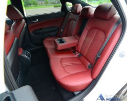 2016-kia-optima-sx-turbo-rear-seats.jpg