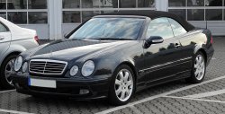 Mercedes-Benz_CLK-Klasse_Cabriolet_Avantgarde_(A_208,_Facelift)_–_Frontansicht,_8._Juni_2011,_...jpg