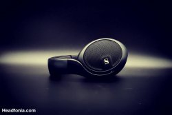 Sennheiser-HD-560S-1.jpg