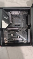 ASUS Rog Strix X570-F_2.jpg