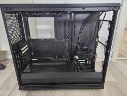 Fractal Design R6 2.jpg