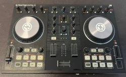 native_instruments__traktor_ko_1698478225_fa8bf7cf_progressive_edit_181909168138469.jpg