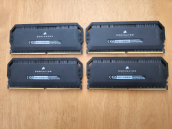 CORSAIR Dominator Platinum RGB - DDR5 - pakkaus - 128 Gt 4 x 32 Gt - DIMM 288 nastaa - 5200 MH...png