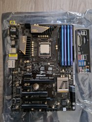 ASRock Z68 Extreme3 Gen3 (LGA1155).jpg