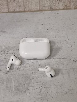 airpods1.jpg airpods1.jpg