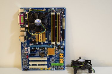Gigabyte GA-P35-DS3L.jpg Gigabyte GA-P35-DS3L.jpg