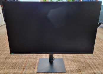 Samsung 32 ViewFinity S8 4K UHD.jpg Samsung 32 ViewFinity S8 4K UHD.jpg