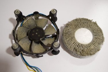 Pölyinen Intel cooleri.jpg