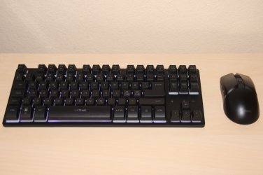 Trust GXT 832 Thado langaton näppäimistö + hiiri combo.JPG