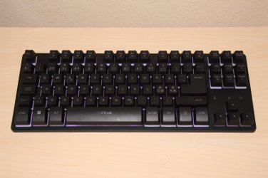 Trust GXT 832 Thado langaton näppäimistö päältä.JPG