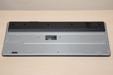 Trust GXT 832 Thado langaton näppäimistö alta.JPG