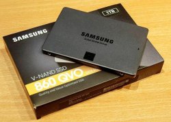 Ostan 4Tb SSD levy.jpg