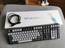 Varmilo VA109M_1.jpg