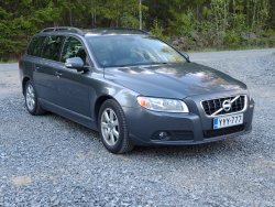 volvo-v70-1.jpg