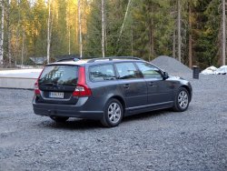 volvo-v70-2.jpg