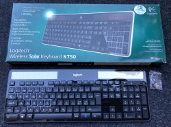 Logitech K750 langaton näppäimistö.JPG