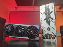 Sapphire-Radeon-RX-6800-XT-NITRO-pictured-up-close-3[1].jpg