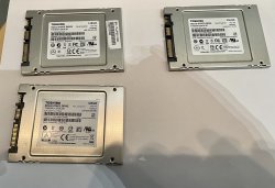 Toshiba 2.5 SSD SATA x3.jpg