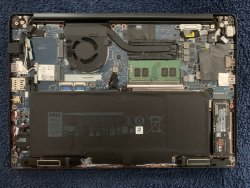 Dell 7390 Inside.jpg