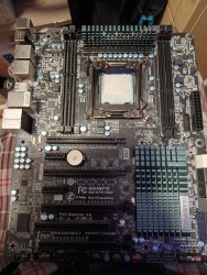 Gigabyte x79 emolevy.jpg