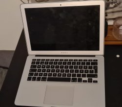 MacBook Air 13 (Early 2014) 128GB 20220109_190854.jpg