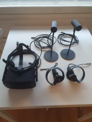 Oculus Rift CV1.jpg