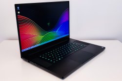 RazerBladePro17-vasen.jpg